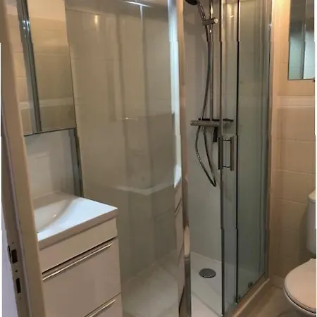 Charmant T2 A Avec Grande Terrasse Appartement *